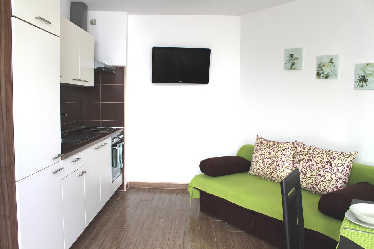 Apartment Maja Krk Town Exterior foto